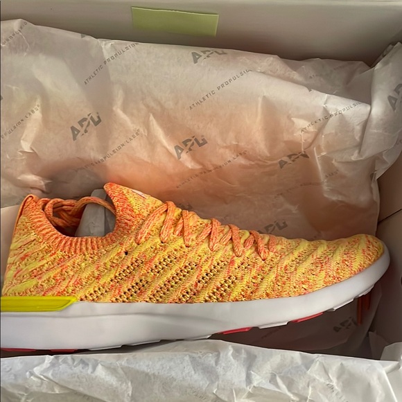 NIB | APL Women's Techloom Wave Pink/Yellow/White Size 7.5 - Picture 4 of 5
